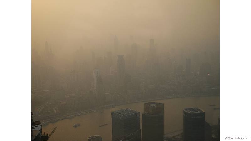 Blick auf die Stadt im 'Abend-Smog'