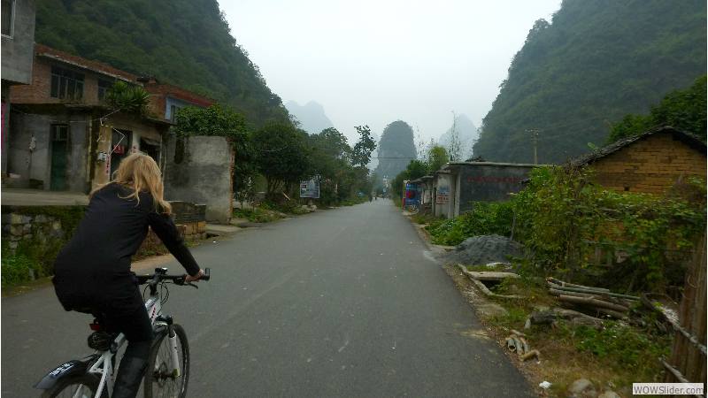 Radtour am Julong Fluss entlang