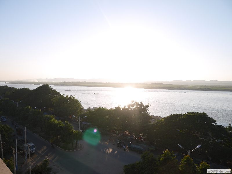 Blick auf den Ayeyarwad (bisher Irrawaddy) Fluss