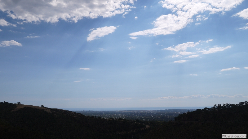 Blick von den Adelaide Hills auf Adelaide